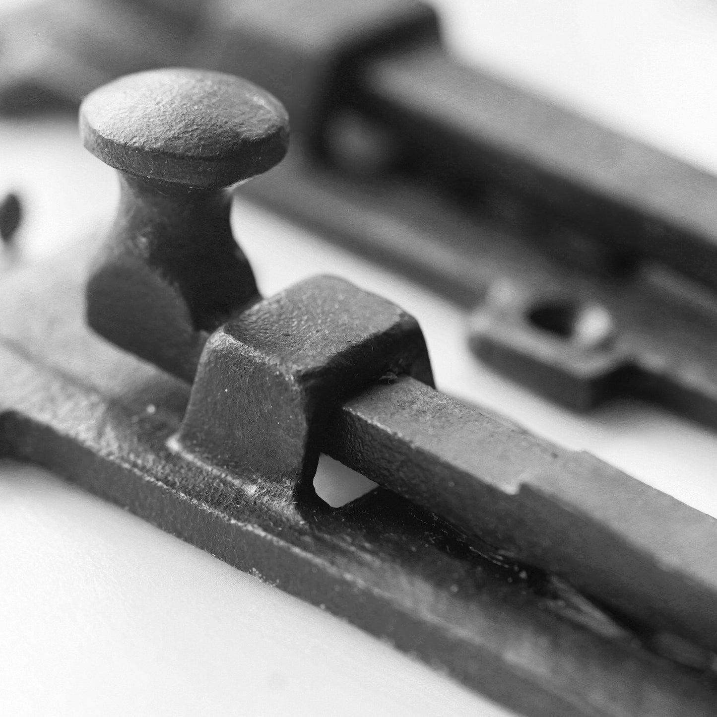 Iron Slide Bolt Door Latch Old Victorian-6.5"